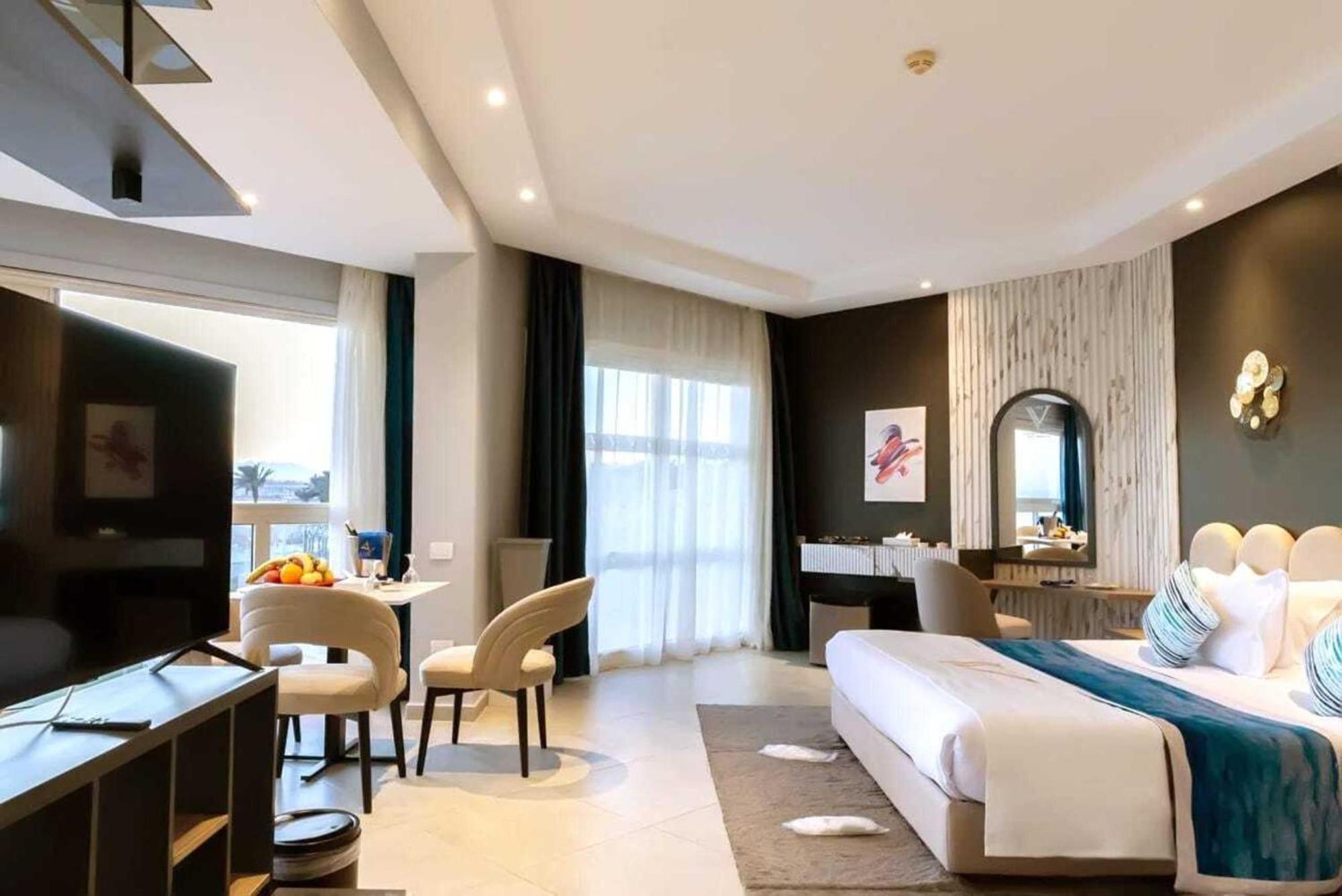 The V Luxury Resort Sahl Hasheesh Hurghada Eksteriør billede A room at the hotel
