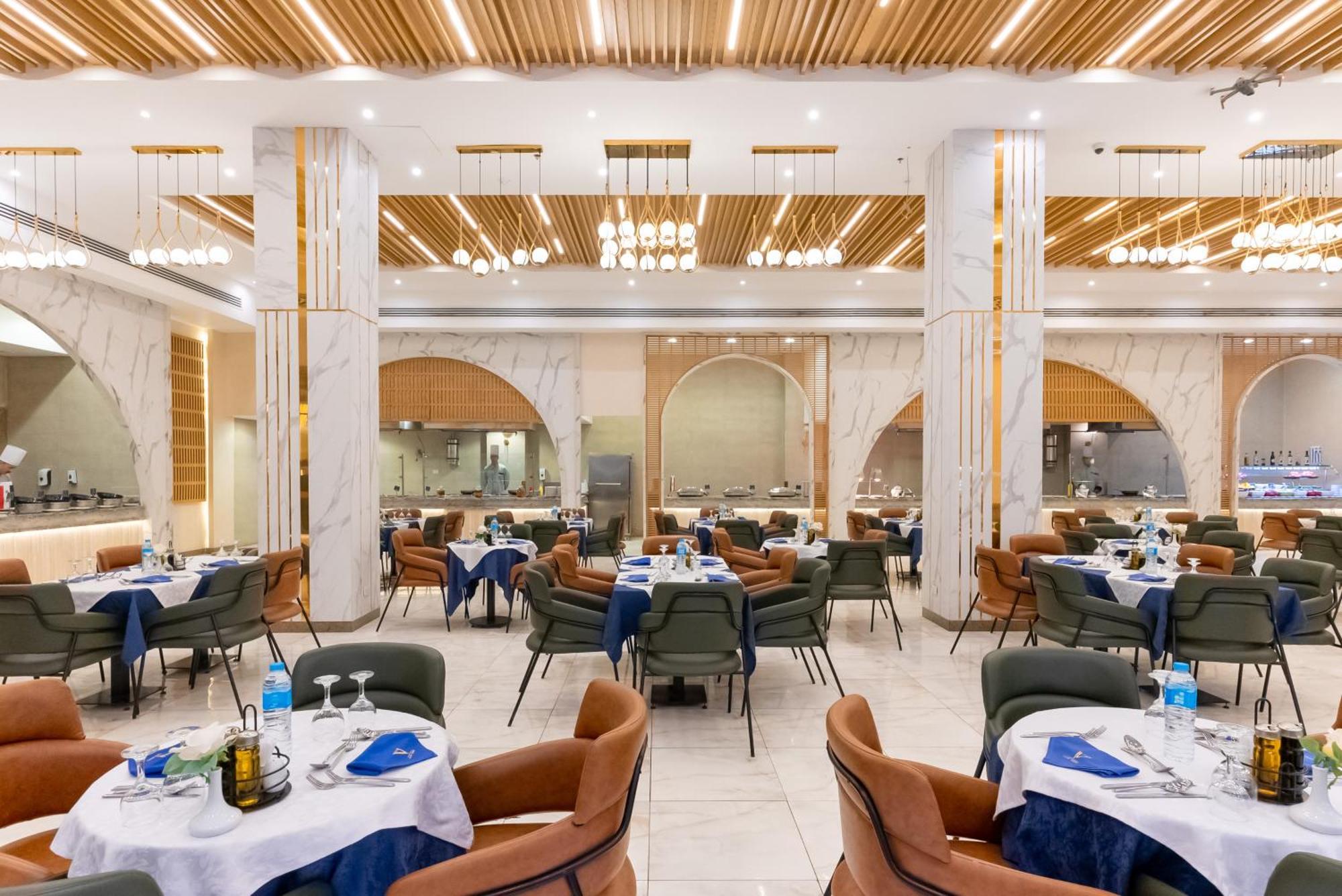 The V Luxury Resort Sahl Hasheesh Hurghada Eksteriør billede The interior of the restaurant