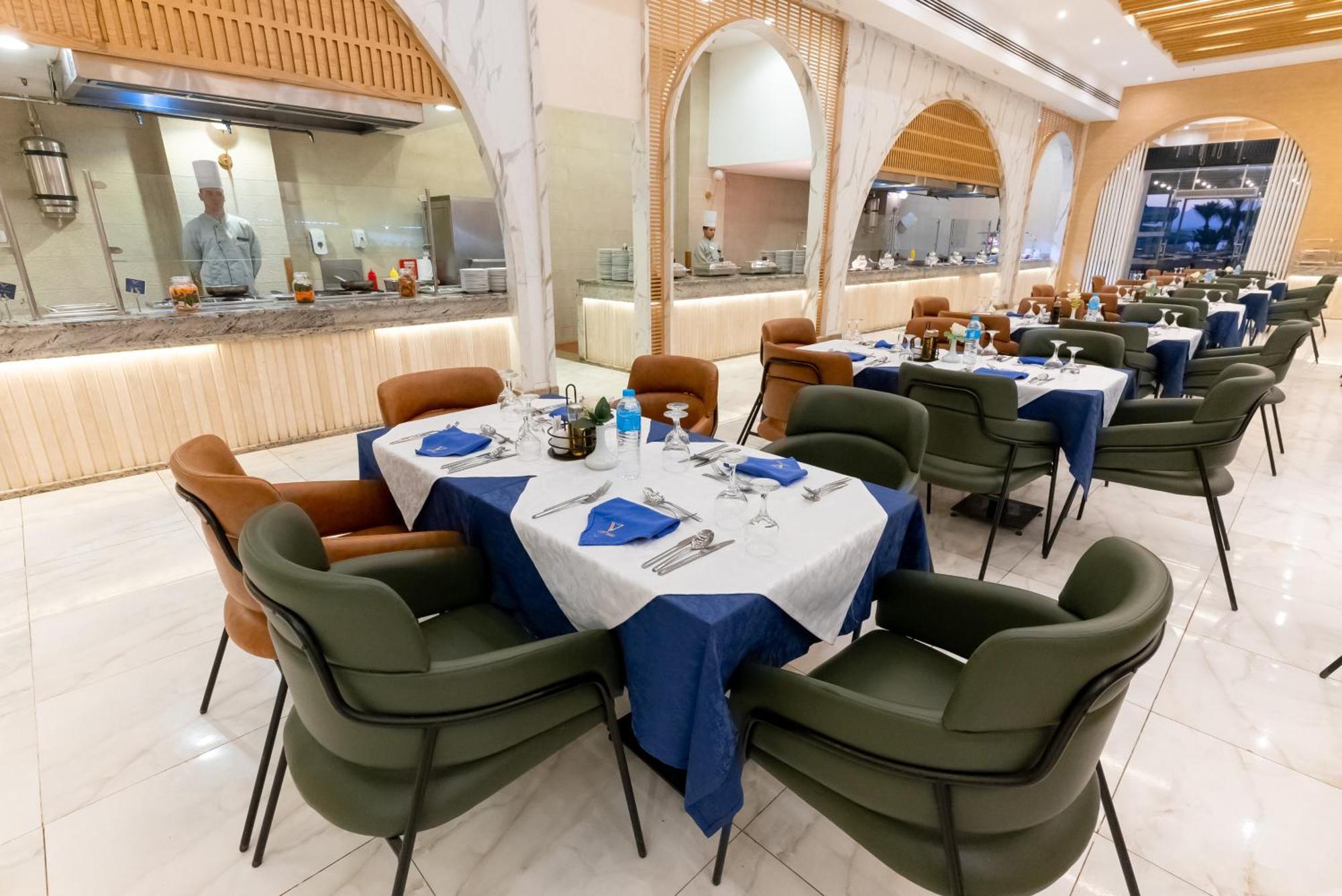 The V Luxury Resort Sahl Hasheesh Hurghada Eksteriør billede The restaurant