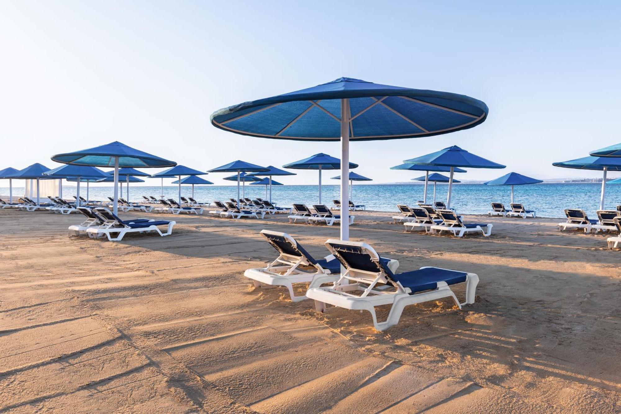 The V Luxury Resort Sahl Hasheesh Hurghada Eksteriør billede Beach at the Grand Resort