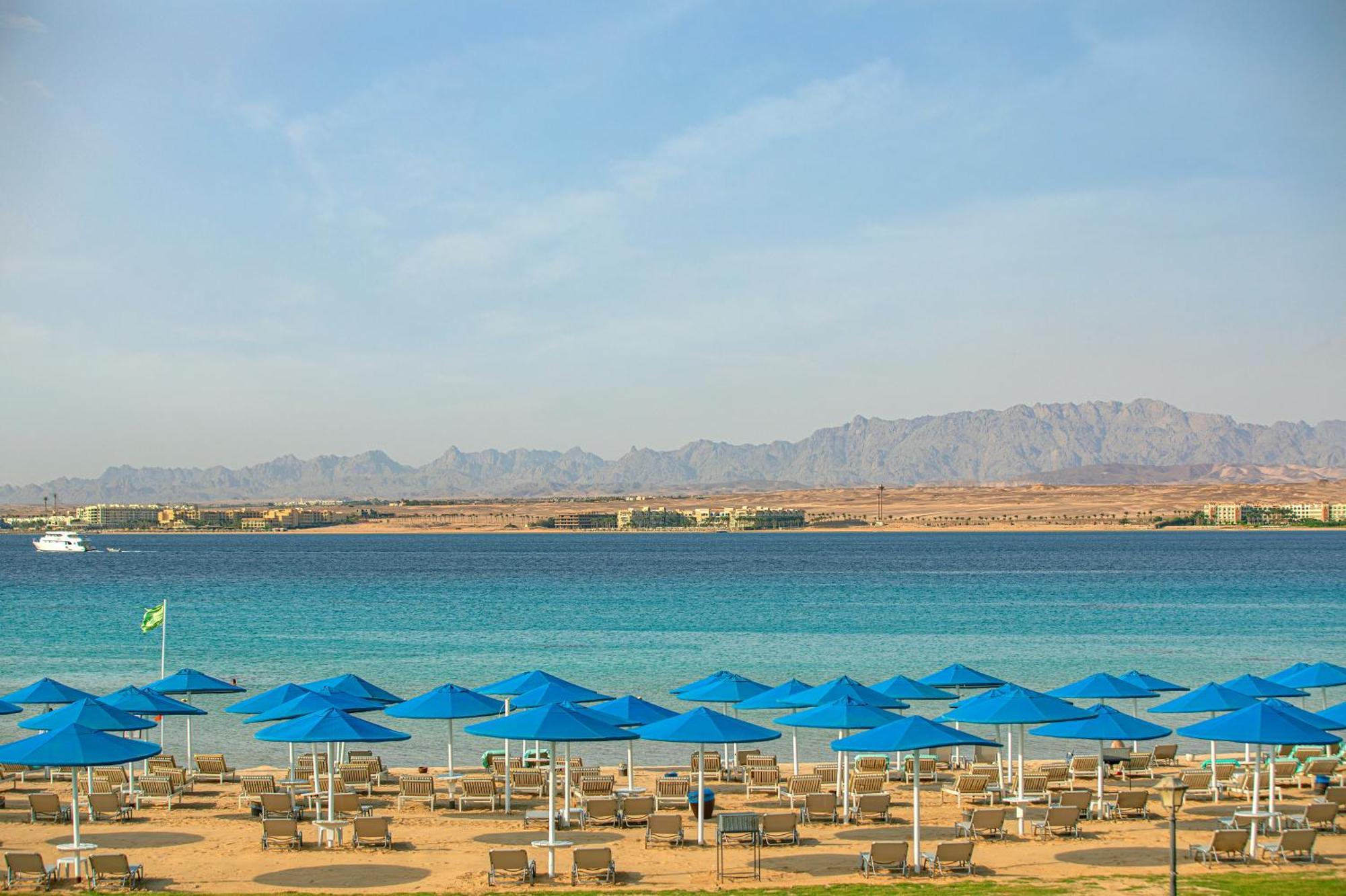 The V Luxury Resort Sahl Hasheesh Hurghada Eksteriør billede The Red Sea coast at Sharm El Sheikh