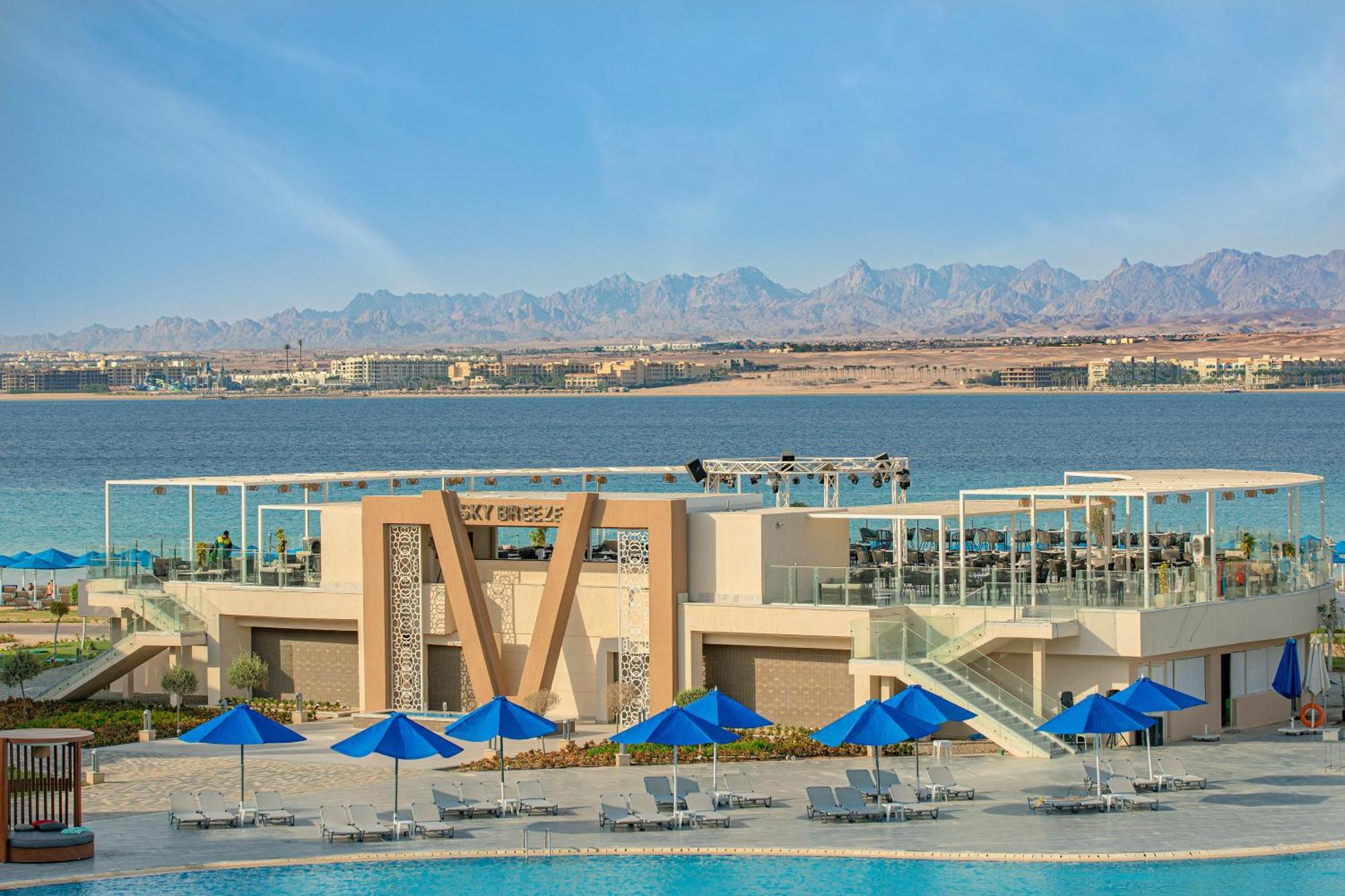 The V Luxury Resort Sahl Hasheesh Hurghada Eksteriør billede View of the Red Sea from the Hilton Sharm El Sheikh