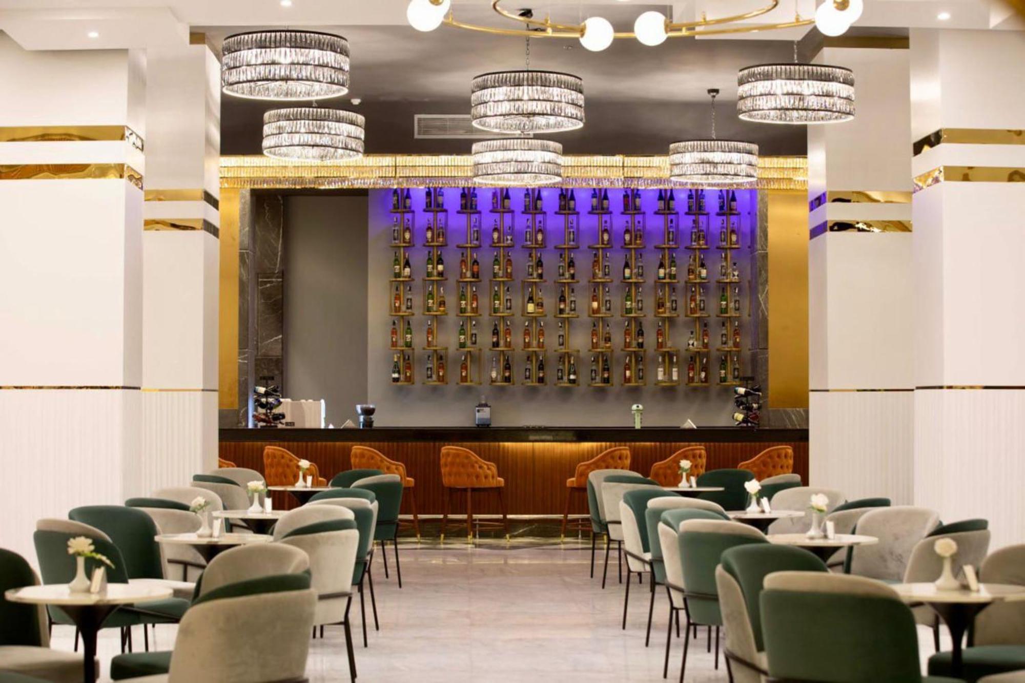 The V Luxury Resort Sahl Hasheesh Hurghada Eksteriør billede The interior of the restaurant