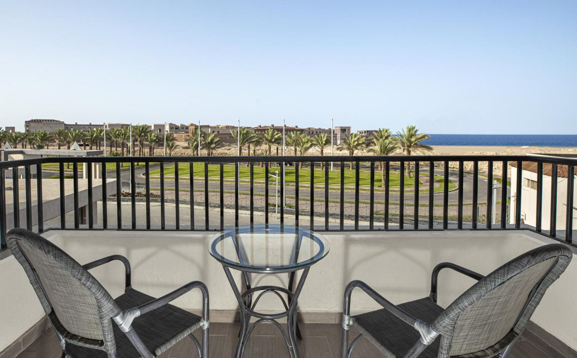 The V Luxury Resort Sahl Hasheesh Hurghada Eksteriør billede Balcony