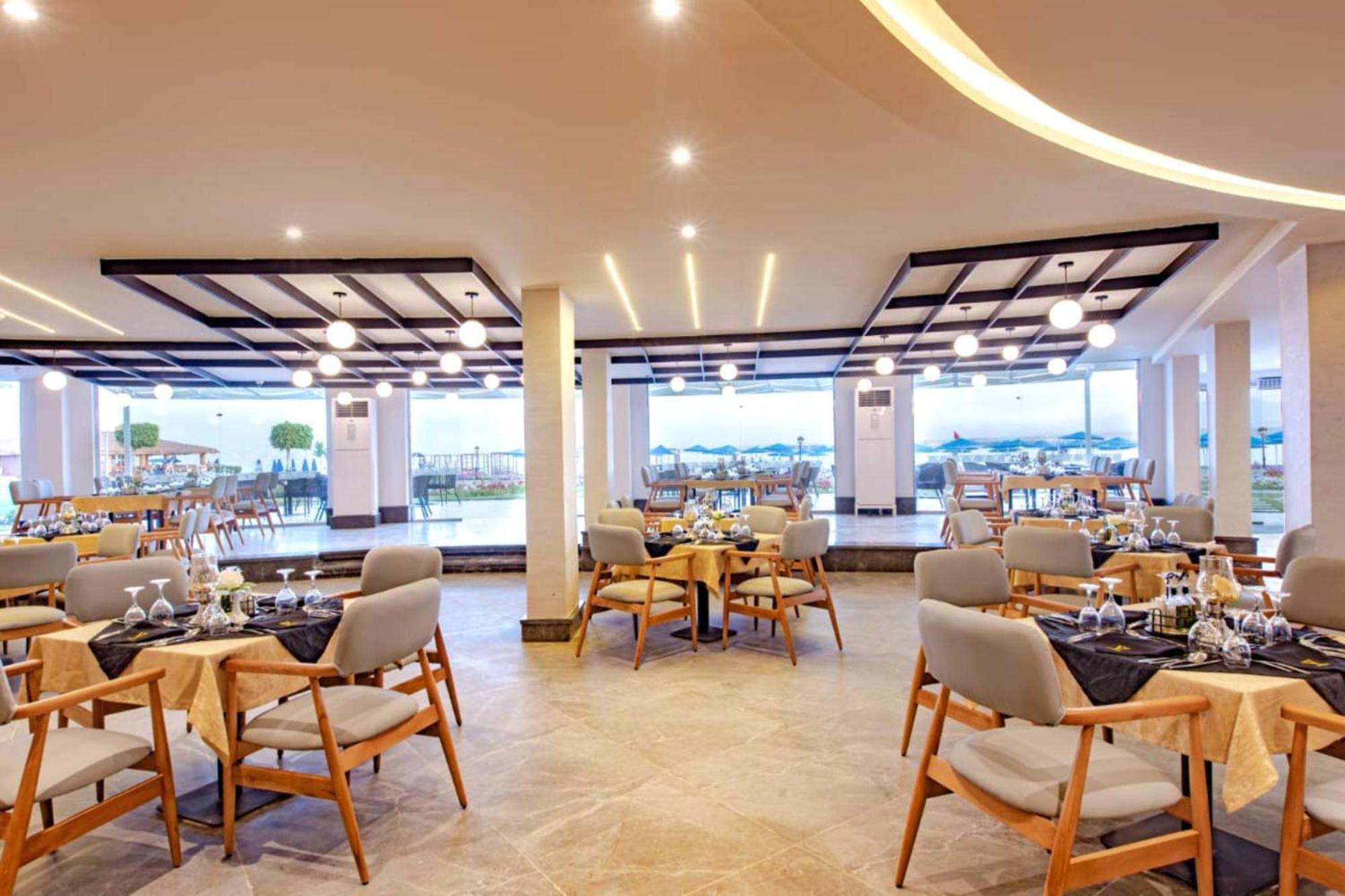 The V Luxury Resort Sahl Hasheesh Hurghada Eksteriør billede Restaurant