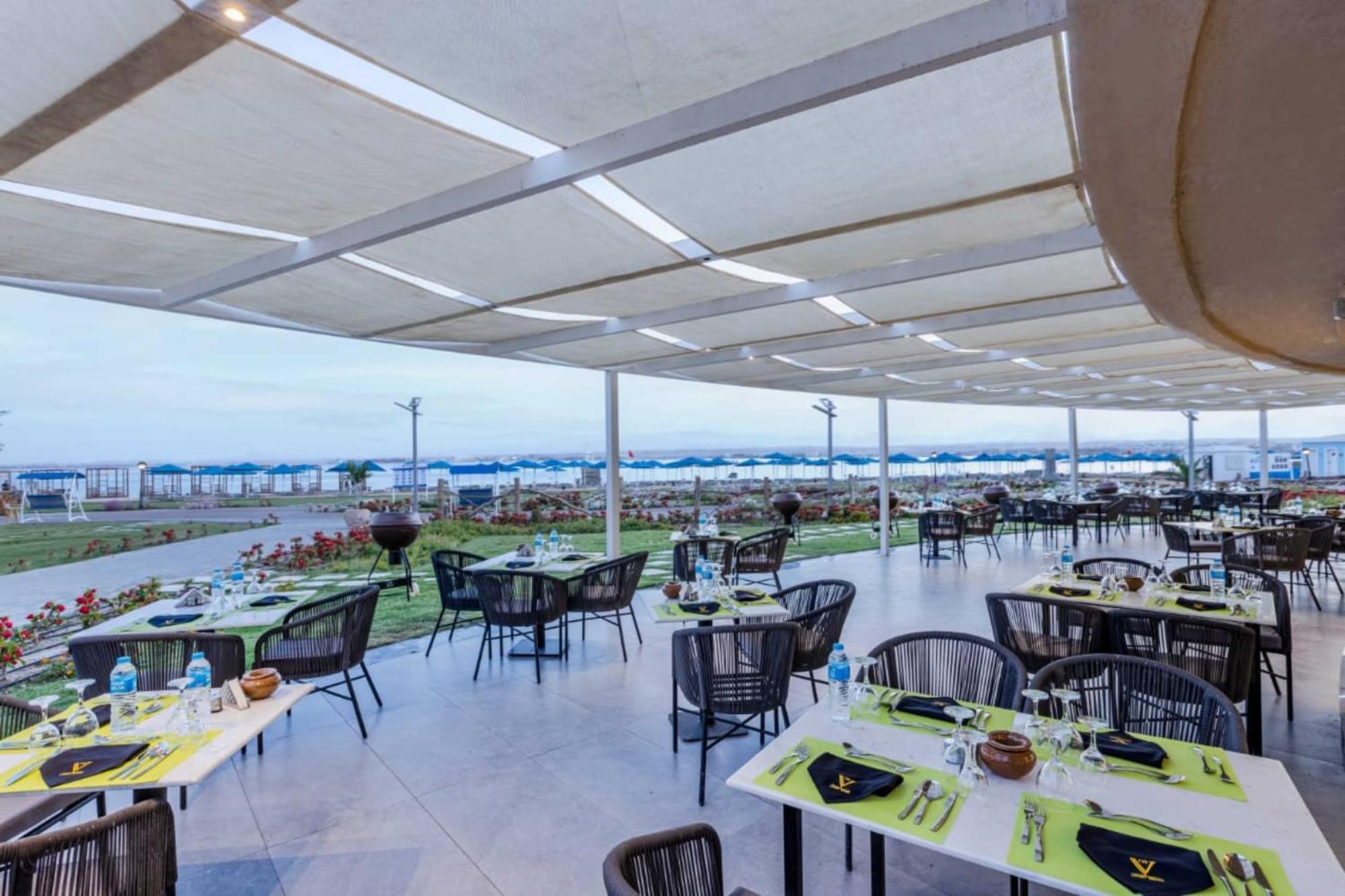 The V Luxury Resort Sahl Hasheesh Hurghada Eksteriør billede The restaurant