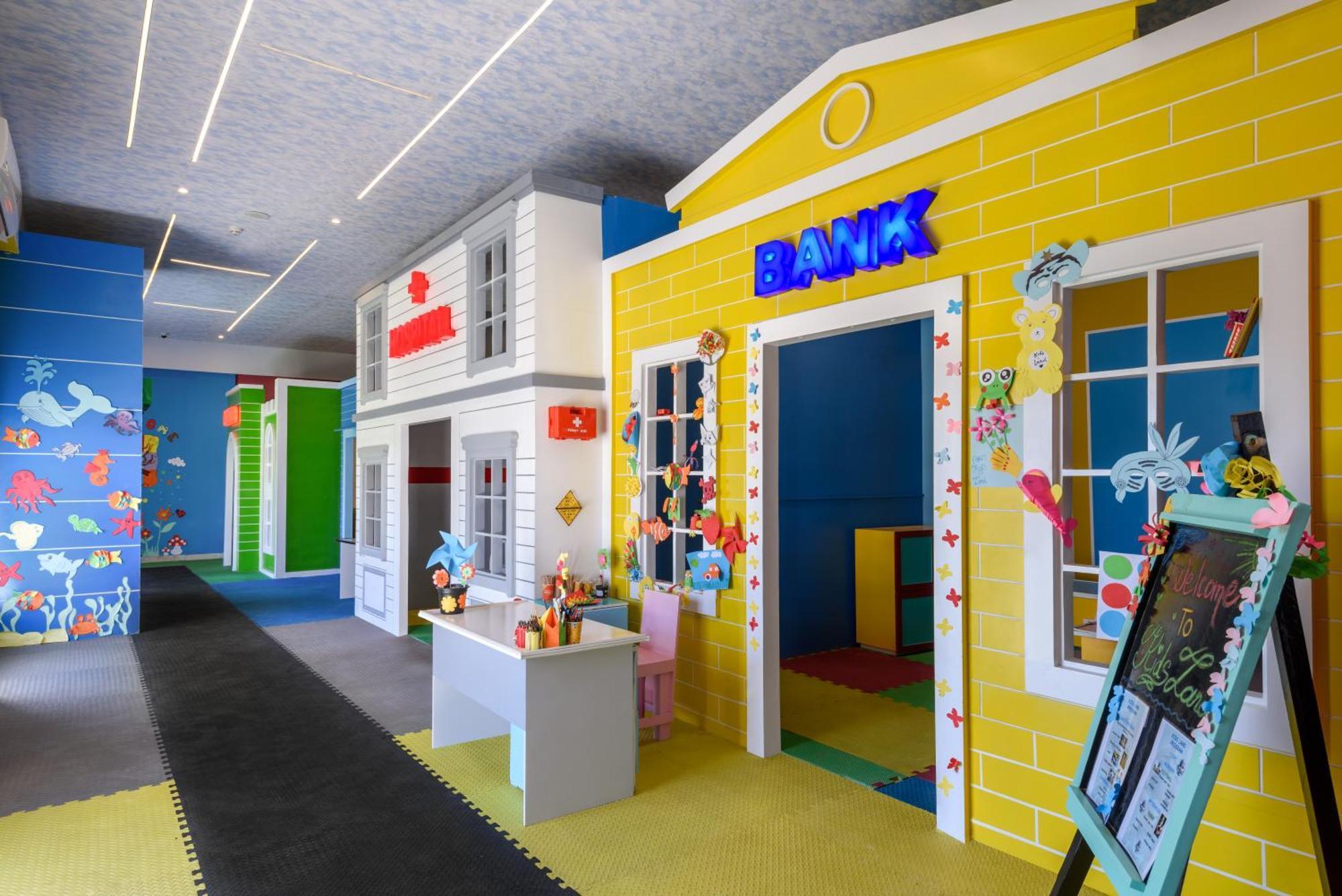 The V Luxury Resort Sahl Hasheesh Hurghada Eksteriør billede The Children's Museum of Oak Ridge